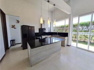 Casa en Venta Con Salida a la Playa en Palma Real