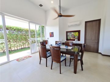 Casa en Venta Con Salida a la Playa en Palma Real