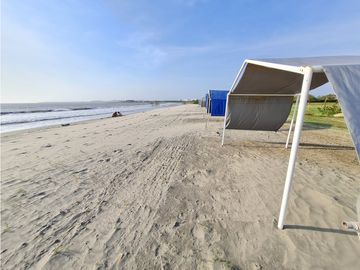Casa en Venta Con Salida a la Playa en Palma Real