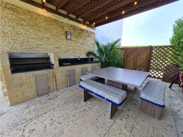 Casa en Venta Con Salida a la Playa en Palma Real