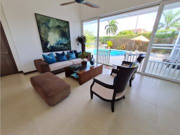 Casa en Venta Con Salida a la Playa en Palma Real