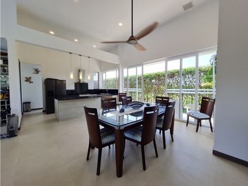 Casa en Venta Con Salida a la Playa en Palma Real
