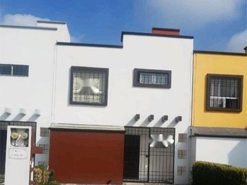 Venta  o Renta de Casa en Bosques de Cantabria Toluca