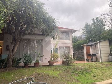 Casa en Venta en Alto Macul / Santa Sofía