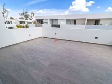 CASA EN VENTA EN MARIANO OTERO, ZAPOPAN, JAL.