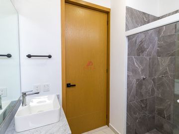 CASA EN VENTA EN MARIANO OTERO, ZAPOPAN, JAL.