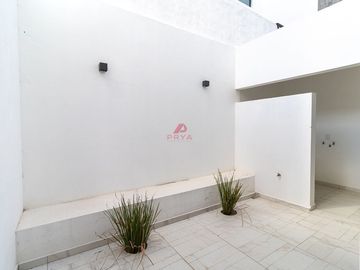 CASA EN VENTA EN MARIANO OTERO, ZAPOPAN, JAL.