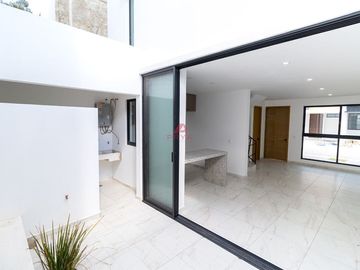 CASA EN VENTA EN MARIANO OTERO, ZAPOPAN, JAL.