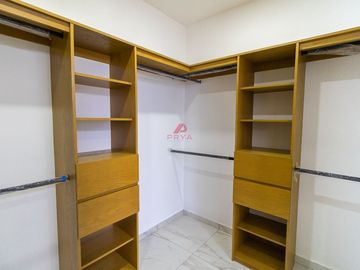 CASA EN VENTA EN MARIANO OTERO, ZAPOPAN, JAL.