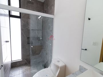 CASA EN VENTA EN MARIANO OTERO, ZAPOPAN, JAL.
