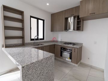 CASA EN VENTA EN MARIANO OTERO, ZAPOPAN, JAL.