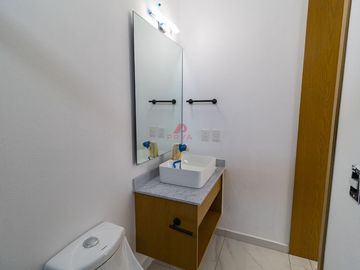 CASA EN VENTA EN MARIANO OTERO, ZAPOPAN, JAL.