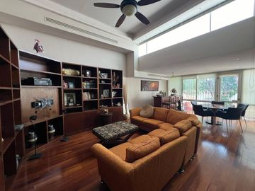 Casa en venta en Contry