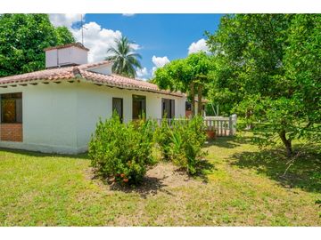 VENDO CASA CAMPESTRE EN CONJUNTO CARMEN DE APICAL -  URGEME
