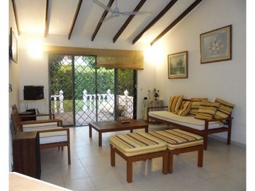 VENDO CASA CAMPESTRE EN CONJUNTO CARMEN DE APICAL -  URGEME