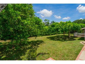VENDO CASA CAMPESTRE EN CONJUNTO CARMEN DE APICAL -  URGEME