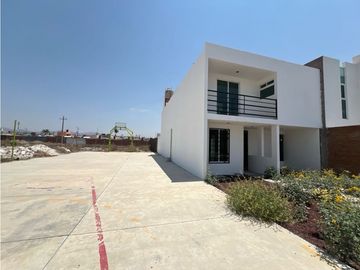 Venta de Casa, Rinconadas del Venado II – Tu Nuevo Hogar en Tulipanes!