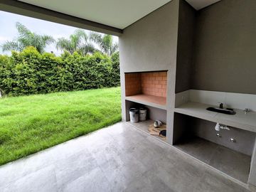 Casa en  Venta 4 ambientes a estrenar El Cantón Isla