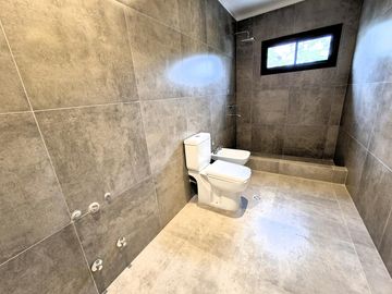 Casa en  Venta 4 ambientes a estrenar El Cantón Isla