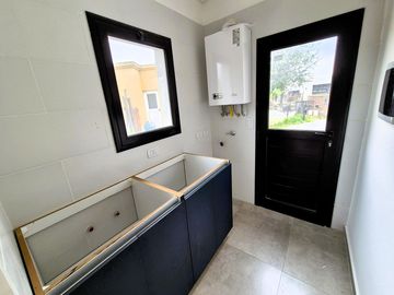 Casa en  Venta 4 ambientes a estrenar El Cantón Isla