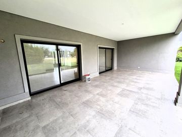 Casa en  Venta 4 ambientes a estrenar El Cantón Isla