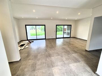 Casa en  Venta 4 ambientes a estrenar El Cantón Isla
