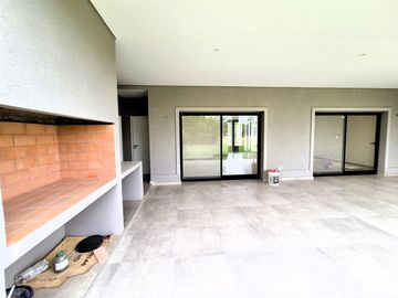 Casa en  Venta 4 ambientes a estrenar El Cantón Isla
