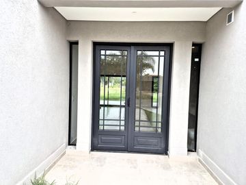 Casa en  Venta 4 ambientes a estrenar El Cantón Isla