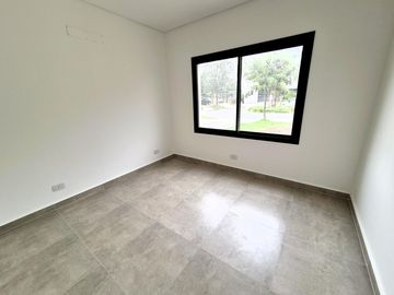 Casa en  Venta 4 ambientes a estrenar El Cantón Isla