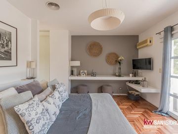 Casa en  Abril Club de Campo barrio los Robles