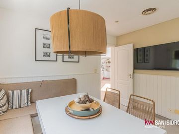 Casa en  Abril Club de Campo barrio los Robles