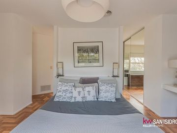 Casa en  Abril Club de Campo barrio los Robles