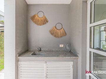 Casa en  Abril Club de Campo barrio los Robles