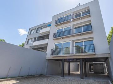 Departamento a estrenar 3 ambientes  La Calabria