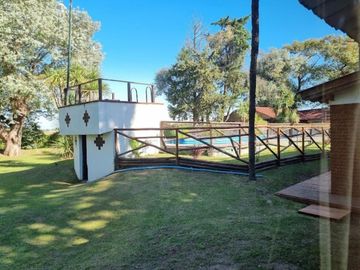 VENTA Complejo 10.000 m2 con Casa principal, 5 pabellones, sala de convencion, quincho, pileta