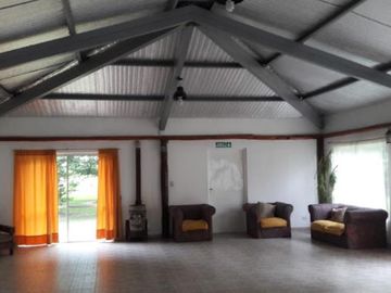 VENTA Complejo 10.000 m2 con Casa principal, 5 pabellones, sala de convencion, quincho, pileta