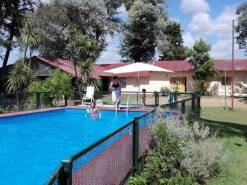 VENTA Complejo 10.000 m2 con Casa principal, 5 pabellones, sala de convencion, quincho, pileta