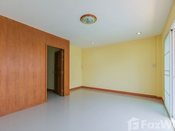 4 Bedroom Townhouse for sale in Nai Wiang, Phrae
