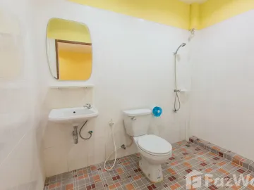 4 Bedroom Townhouse for sale in Nai Wiang, Phrae