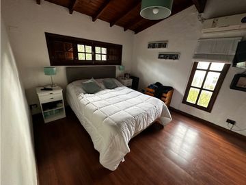 Chalet 4 ambientes en venta, caisamar