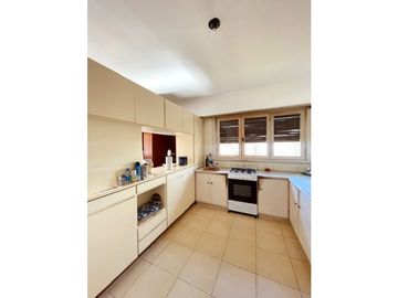 VENTA PH 4 AMB. C/ DEP. PRIMER PISO. CHAUVIN