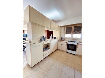 VENTA PH 4 AMB. C/ DEP. PRIMER PISO. CHAUVIN