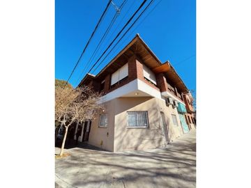 VENTA PH 4 AMB. C/ DEP. PRIMER PISO. CHAUVIN