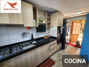 VENTA CASA EN LAGUNA DEL SOL 4H/3B  QUINCHO/PISCINA/AIRE ACONDICIONADO