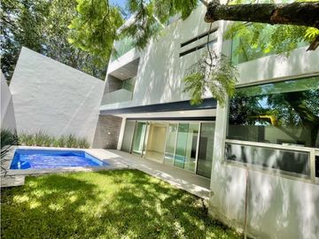 Casa en Cuernavaca con ALBERCA y ROOF GARDEN Delicias