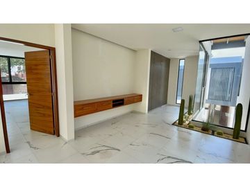Casa en Cuernavaca con ALBERCA en privada