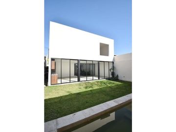 Casa en venta en Burgos SOLA Temixco Cuernavaca Morelos