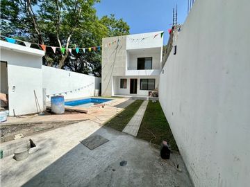 Casa en venta EN Morelos Jiutepec con alberca u seguridad