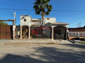 CASA EN VENTA COL. CHOYAL