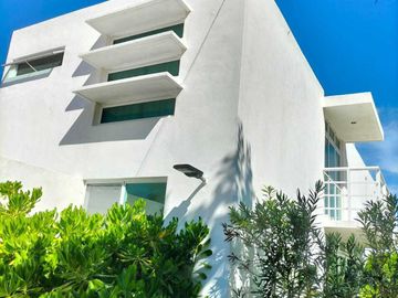 Casa en primera fila de la playa en venta en Telchac Puerto